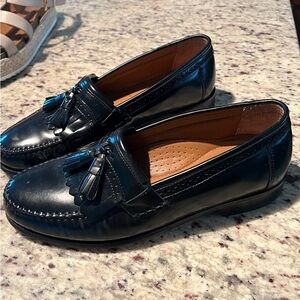Bass Black Leather Loafers with Tassel - Like New!